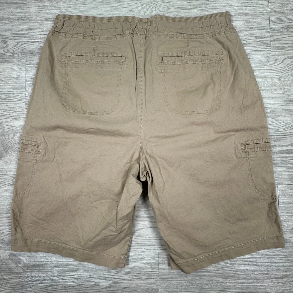 Lee Womens Shorts Relaxed Fit Mid Rise Khaki Tan 16W Cargo Stretch Pockets